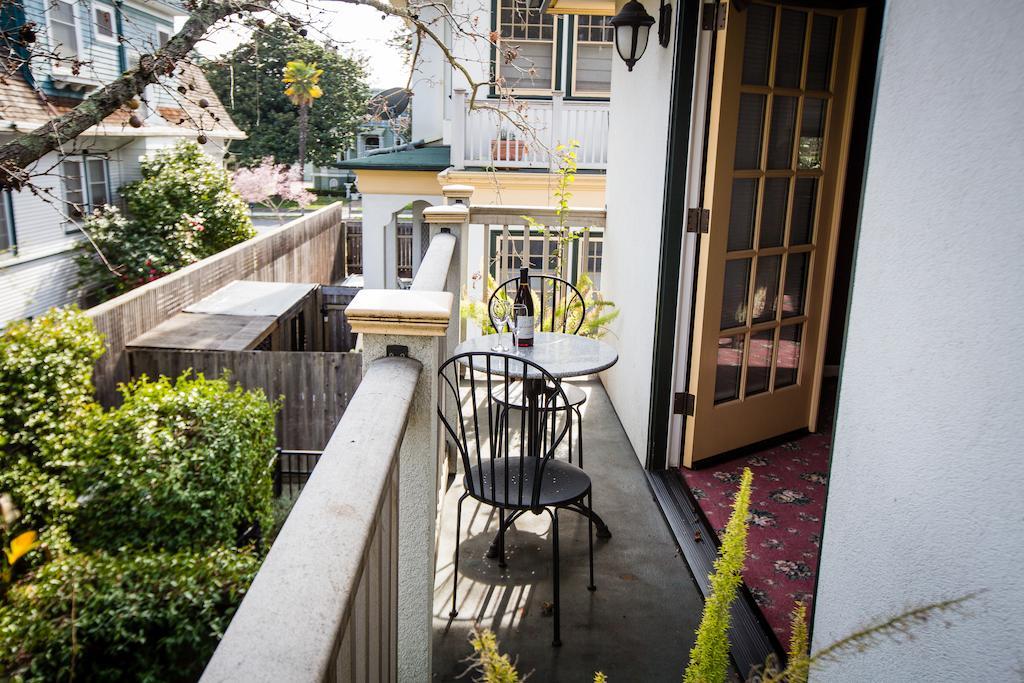 The Inn On First Napa Room photo